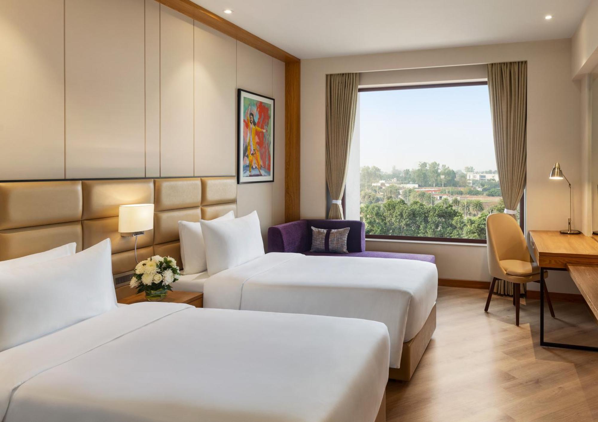 Ramada Encore By Wyndham Amritsar Airport Kültér fotó